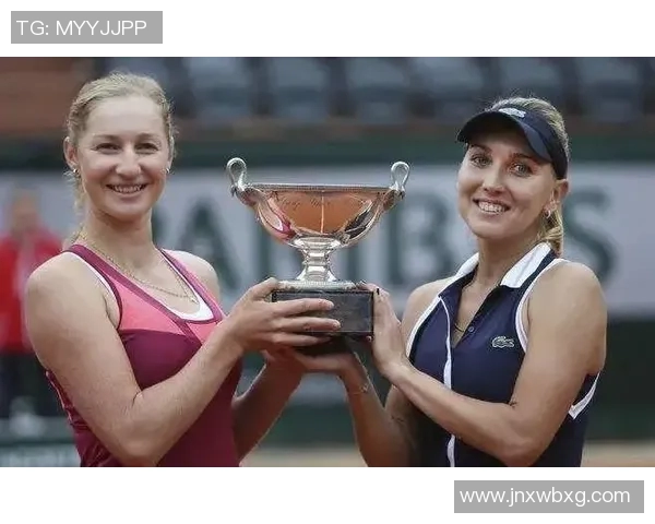 杭州羽毛球队精英赛特别报道：从默默无闻到耀眼之星的成长历程